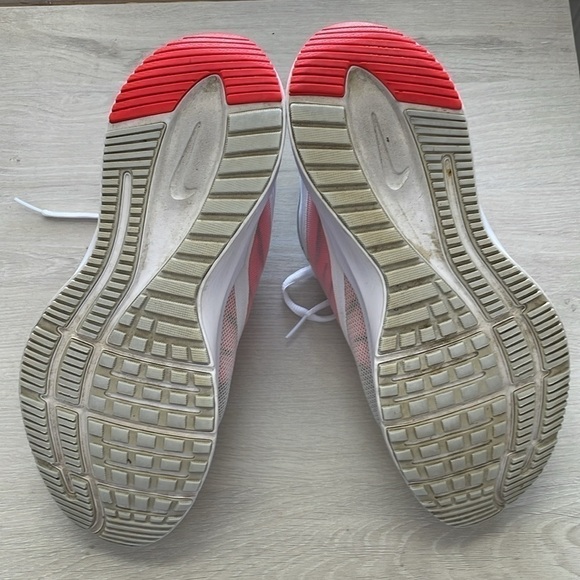 Nike Quest running sneakers. Size 10 - Picture 9 of 9